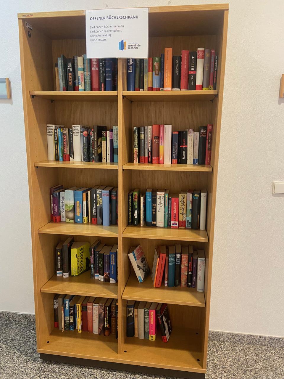 Bücherschrank Gemeindeamt